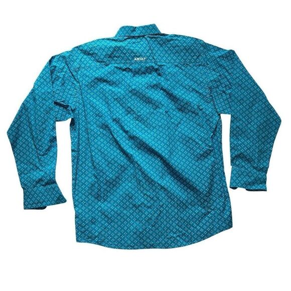 Ariat Men's Classic Fit Geometric Blue Button-Up Shirt Size M - Picture 2 of 6